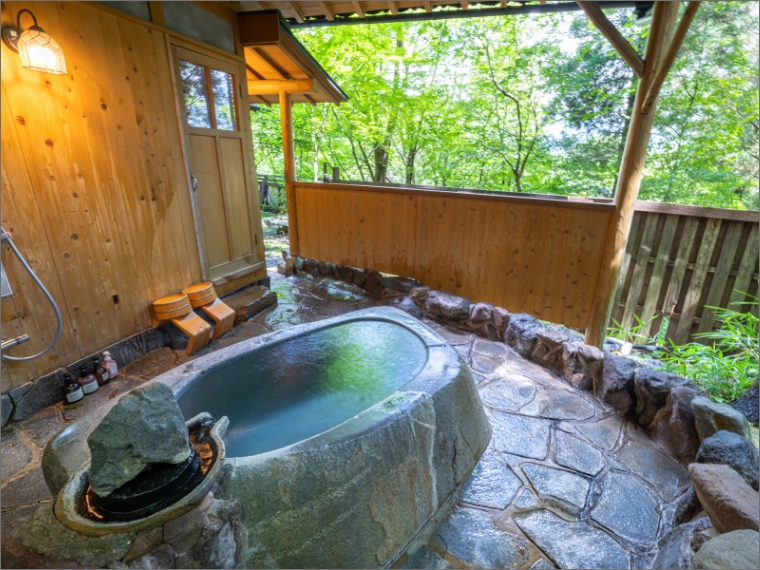 春隣庵半露天風呂